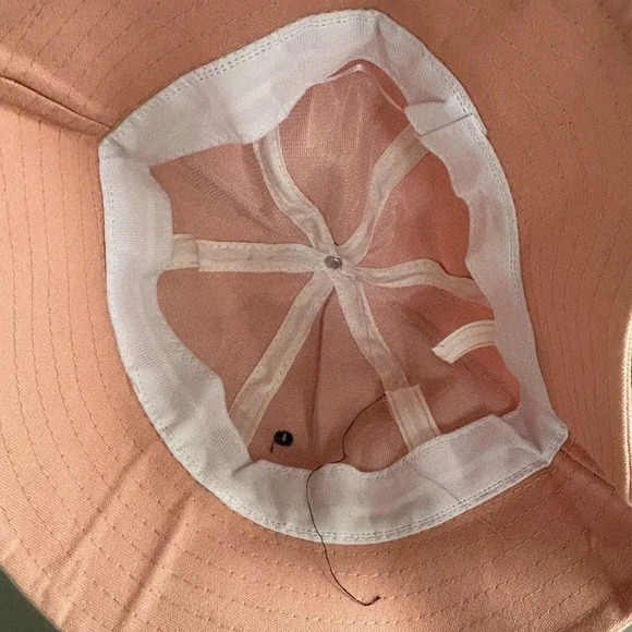 Bucket Hat with Cat Face - Picture 4 of 6